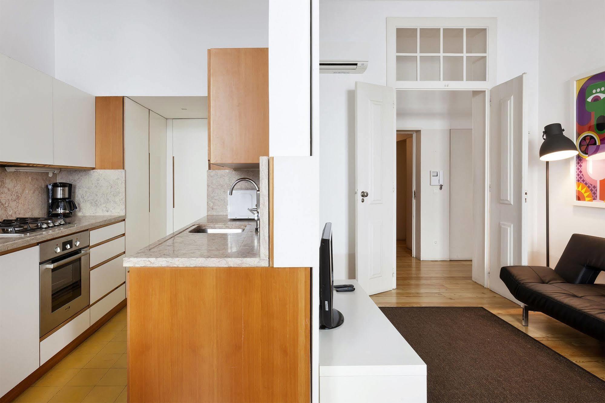 Freedom Serviced Apartments - Cais Do Sodre Lisboa Exterior foto